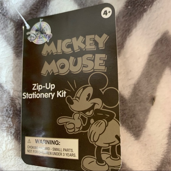 🆕 MICKEY MOUSE ZIP UP STATIONARY KIT - Picture 4 of 6
